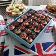 Picnic in the park photography cupcakes